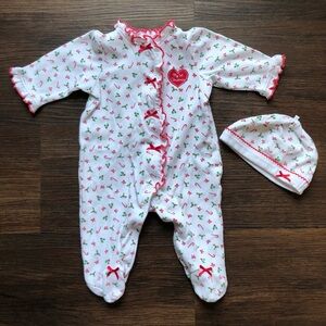 NWOT Baby Girl Christmas Flower Holly Sleeper Footie Onesie w/ button closure